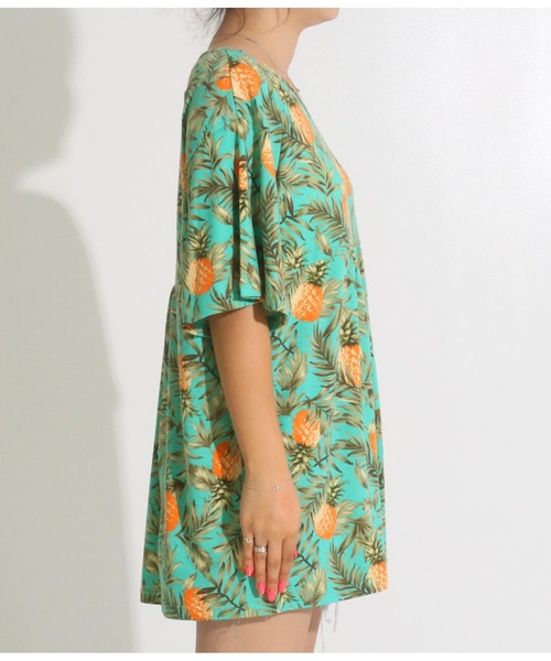 anap mimpi（アナップミンピ）の「パイナップル Vネック 切替 チュニック トップス（チュニック・レディース・ミント/ネイビー・FREE）」の4枚目の写真