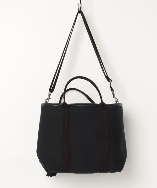 Rapture(ラプチャー)の「Rapture/ラプチャー/ネイプルズラッフルトートフラワーCBSサイズ(トートバッグ・レディース・ブラック/ホワイト・F)」の3枚目の写真
