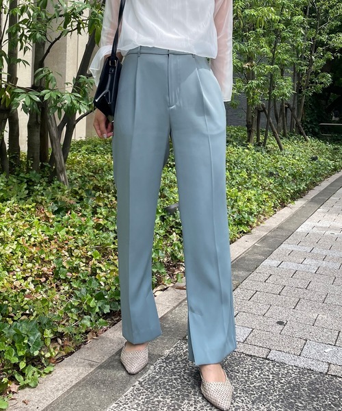 Stylevoice for xxx(スタイルヴォイスフォー)の「裾スリットスリムスラックス(スラックス・レディース・ベージュ/ブルー/ブラック・SMALL/MEDIUM)」の3枚目の写真