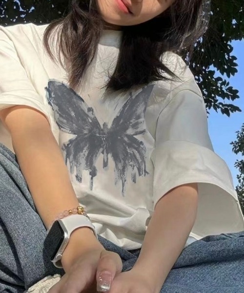 LADY LIKE(レディライク)の「バタフライプリントオーバーサイズTシャツ(Tシャツ/カットソー・レディース・ダークグレー/ブラック/ホワイト/ベージュ・M)」の7枚目の写真