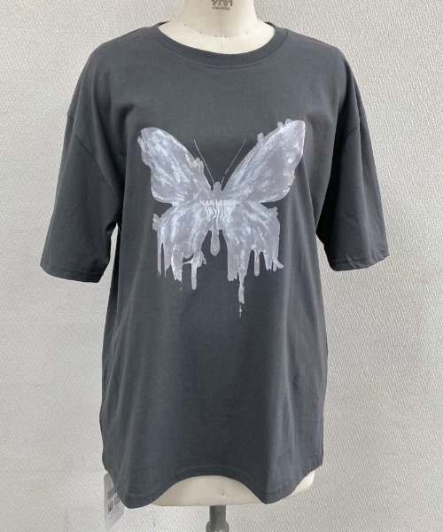 LADY LIKE(レディライク)の「バタフライプリントオーバーサイズTシャツ(Tシャツ/カットソー・レディース・ダークグレー/ブラック/ホワイト/ベージュ・M)」の21枚目の写真