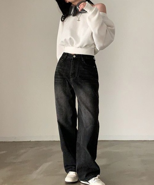 ALTROSE（アルトローズ）の「オフショル スウェット クロップド トップス（Tシャツ/カットソー・レディース・ホワイト/グレー/ブラック・FREE）」の7枚目の写真