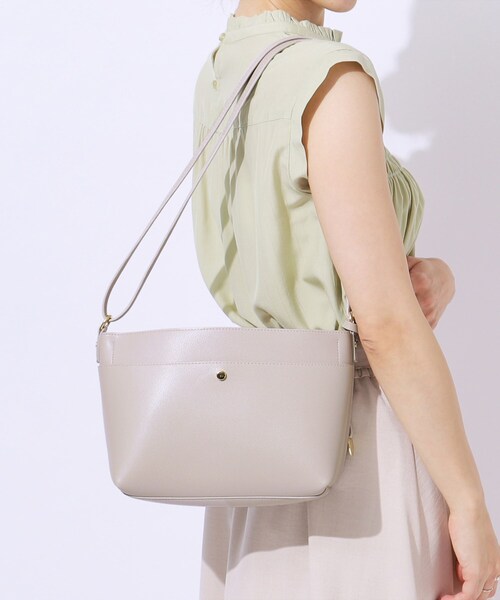 SHOO・LA・RUE(シューラルー)の「◆【軽量】3層ショルダーバッグ(ショルダーバッグ・レディース・グレー/ブラック/ベージュ系4・00)」の15枚目の写真