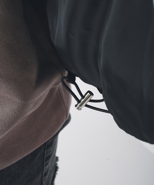 EVOLUTION（エボリューション）の「【FELLEXファイバー綿】袖プリント キルティング / ダウンジャケット（ダウンジャケット/コート・メンズ・レッド/ブラック/オフホワイト・LARGE/MEDIUM/X-LARGE）」の9枚目の写真