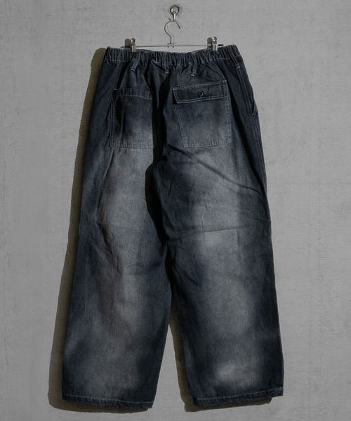 JOHN'S CLOSET（ジョンズクローゼット）の「【13】スプレー/抜染加工 オーバーパンツ（カーゴパンツ・メンズ・ブラック/ダークブラック/ホワイト・MEDIUM/LARGE）」の5枚目の写真
