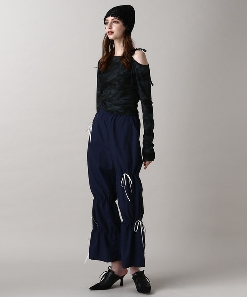 FOREVER 21（フォーエバー トゥエンティーワン）の「【2024FW】リボンワイドパンツ（その他パンツ・レディース・ブラック/ネイビー/グレー・MEDIUM/SMALL）」の5枚目の写真