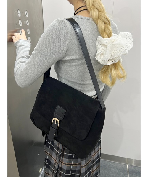 PHILLY（フィリー）の「【PHILLY】スウェードタッチ2WAYショルダー（ショルダーバッグ・レディース・ブラック/ブラウン・FREE）」の4枚目の写真