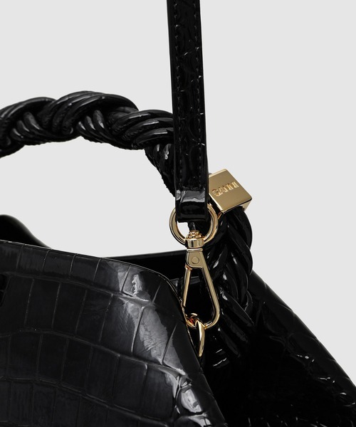 GANNI(ガニー)の「Ganni Bou Bag Small Patent Croco(ハンドバッグ・レディース・ブラック・ONE SIZE)」の5枚目の写真