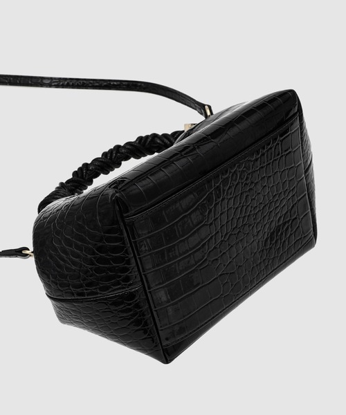 GANNI(ガニー)の「Ganni Bou Bag Small Patent Croco(ハンドバッグ・レディース・ブラック・ONE SIZE)」の9枚目の写真