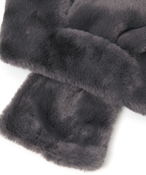 LAKOLE(ラコレ)の「ボリュームファーマフラー / 133099(マフラー・レディース・チャコールグレー/ブラウン/オフホワイト・FREE)」の5枚目の写真