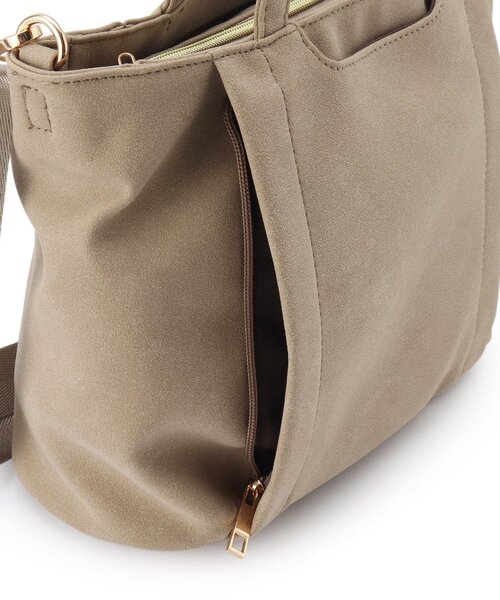 SHOO・LA・RUE（シューラルー）の「◆【2WAY】フロントポケットあおりトートバッグ（トートバッグ・レディース・グレー/ナチュラル/ボルドー・00）」の16枚目の写真