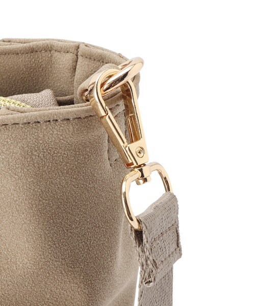 SHOO・LA・RUE（シューラルー）の「◆【2WAY】フロントポケットあおりトートバッグ（トートバッグ・レディース・グレー/ナチュラル/ボルドー・00）」の17枚目の写真