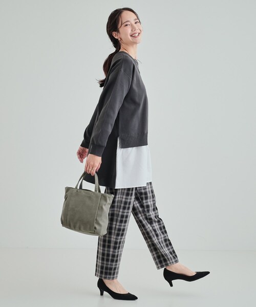 SHOO・LA・RUE（シューラルー）の「◆【2WAY】フロントポケットあおりトートバッグ（トートバッグ・レディース・グレー/ナチュラル/ボルドー・00）」の18枚目の写真