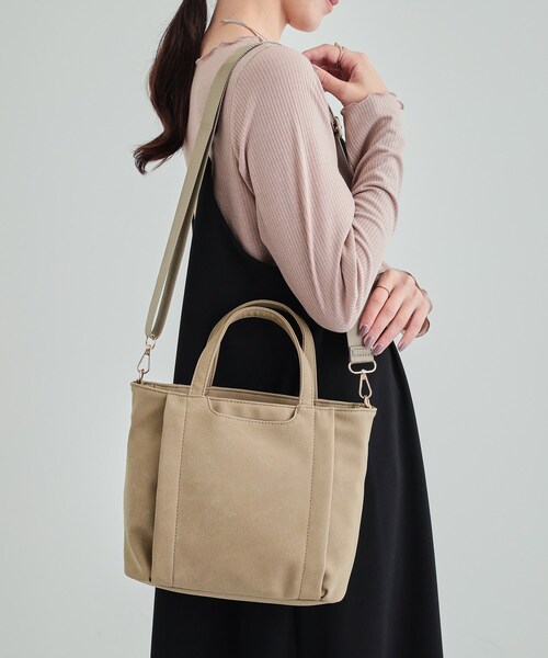 SHOO・LA・RUE（シューラルー）の「◆【2WAY】フロントポケットあおりトートバッグ（トートバッグ・レディース・グレー/ナチュラル/ボルドー・00）」の22枚目の写真