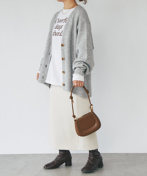 un dix cors（アンディコール）の「《インナーにぴったり》cheerfulロゴロンTee（Tシャツ/カットソー・レディース・ブラウン/ホワイト/チャコールグレー・FREE）」の8枚目の写真