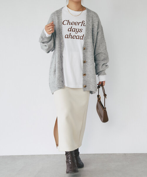 un dix cors（アンディコール）の「《インナーにぴったり》cheerfulロゴロンTee（Tシャツ/カットソー・レディース・ブラウン/ホワイト/チャコールグレー・FREE）」の9枚目の写真
