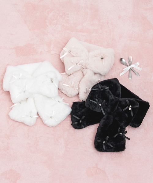 Honey Cinnamon(ハニーシナモン)の「Bijou ribbonリボンマフラー(マフラー・レディース・ピンク/ホワイト/ブラック・FREE)」の19枚目の写真