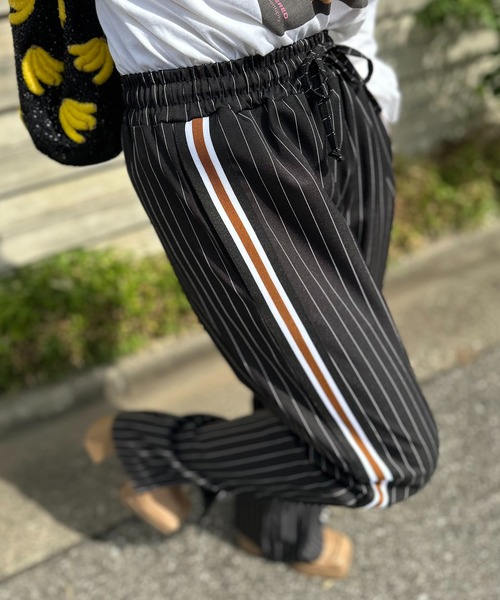 mi via loca（ミヴィアロカ）の「Vintageライク ストライプ ラインパンツ（その他パンツ・レディース・ブラック/グレー/ブラック系その他/ブラック系・FREE）」の3枚目の写真