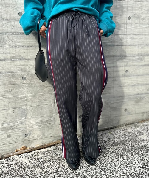 【24SS NEW】MiuMiu_women/ストライプディテール コットンパンツ ストライプ柄パンツ レディース（その他パンツ）｜OTONA（オトナ