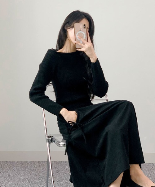 VIVID LADY（ビビッドレディー）の「肩開き リボンニット アシンメトリー リボン リブニット バレエコア（ニット/セーター・レディース・アイボリー/ブラック/レッド・FREE）」の9枚目の写真