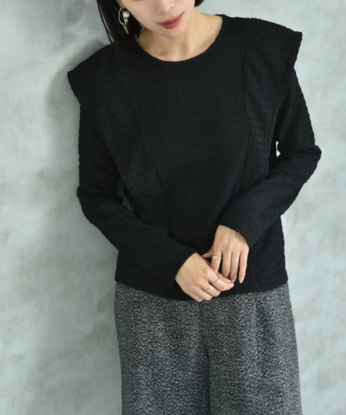 actuel（アクチュエル）の「【ａｃｔｕｅｌ】シャーリング風ジャガードフリルプルオーバー（Tシャツ/カットソー・レディース・アイボリー/ブラック・MEDIUM/LARGE）」の3枚目の写真