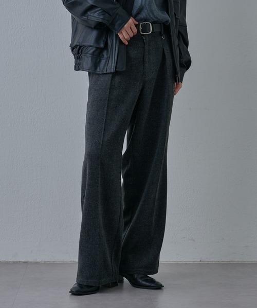 COLONY 2139（コロニートゥーワンスリーナイン）の「フェードヘリンボーンインタックトラウザー（スラックス・メンズ・グレー/ブラウン・LARGE/MEDIUM）」の2枚目の写真