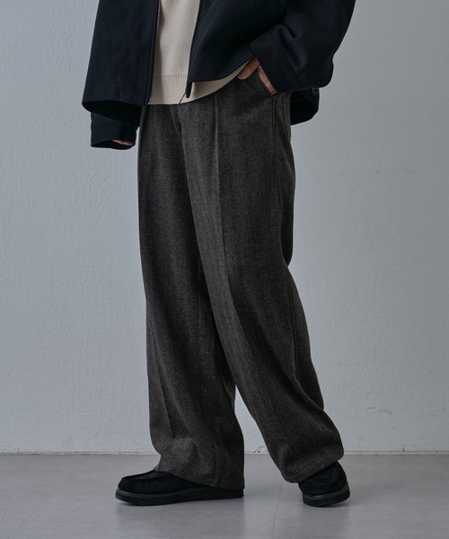 COLONY 2139（コロニートゥーワンスリーナイン）の「フェードヘリンボーンインタックトラウザー（スラックス・メンズ・グレー/ブラウン・LARGE/MEDIUM）」の7枚目の写真