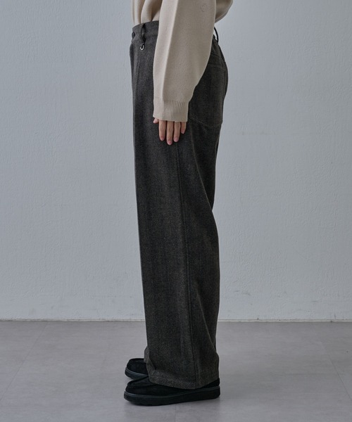 COLONY 2139（コロニートゥーワンスリーナイン）の「フェードヘリンボーンインタックトラウザー（スラックス・メンズ・グレー/ブラウン・LARGE/MEDIUM）」の22枚目の写真