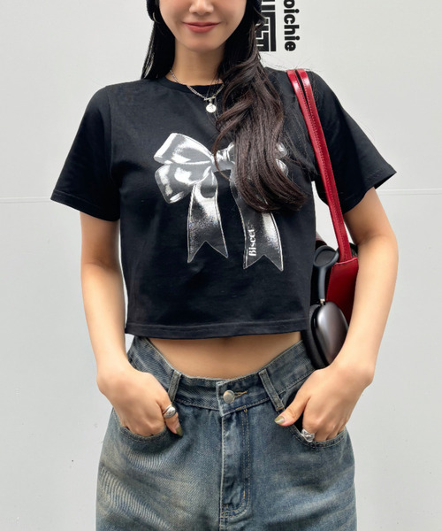 Ada.(エイダ)の「リボンプリント クロップド ショート丈 半袖Tシャツ(Tシャツ/カットソー・レディース・ブラック/サックスブルー/オートミール・FREE)」の12枚目の写真