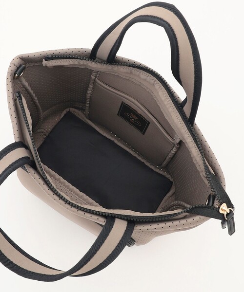 TOCCA(トッカ)の「GOCCIA TOTE トートバッグ(トートバッグ・レディース・ブラック系/ベージュ系・F)」の6枚目の写真