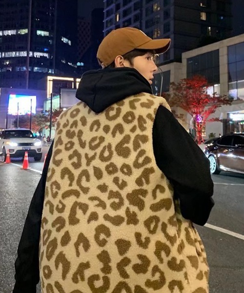 NOWLE（ノウル）の「【NOWLE】豹柄 起毛 ZIPベスト（ベスト・メンズ・レオパード/ベージュ系・MEDIUM/LARGE/X-LARGE）」の14枚目の写真