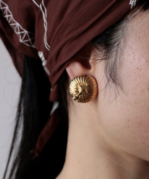 whoseA（フーシー）の「MAZE Earring/メイズ クリップイヤリング（イヤリング・レディース・ゴールド・FREE）」の11枚目の写真