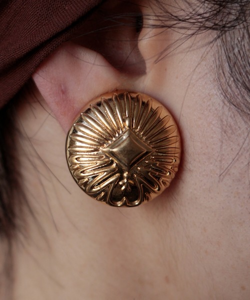 whoseA（フーシー）の「MAZE Earring/メイズ クリップイヤリング（イヤリング・レディース・ゴールド・FREE）」の12枚目の写真