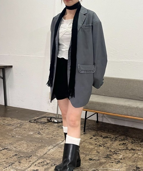 hugi（ハギ）の「OVER FRILL  JACKET/オーバーフリルジャケット（テーラードジャケット・レディース・チャコール/ブラウン/ネイビー・FREE）」の2枚目の写真