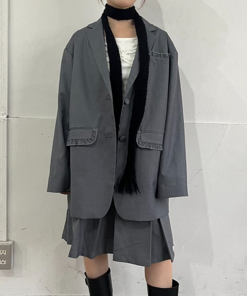 hugi（ハギ）の「OVER FRILL  JACKET/オーバーフリルジャケット（テーラードジャケット・レディース・チャコール/ブラウン/ネイビー・FREE）」の4枚目の写真