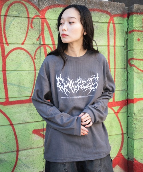 WEGO（ウィゴー）の「WEGO/ワッフルグラフィックロンT（Tシャツ/カットソー・メンズ・スミクロ/ベージュ系その他/オフホワイト・MEDIUM/LARGE）」の10枚目の写真