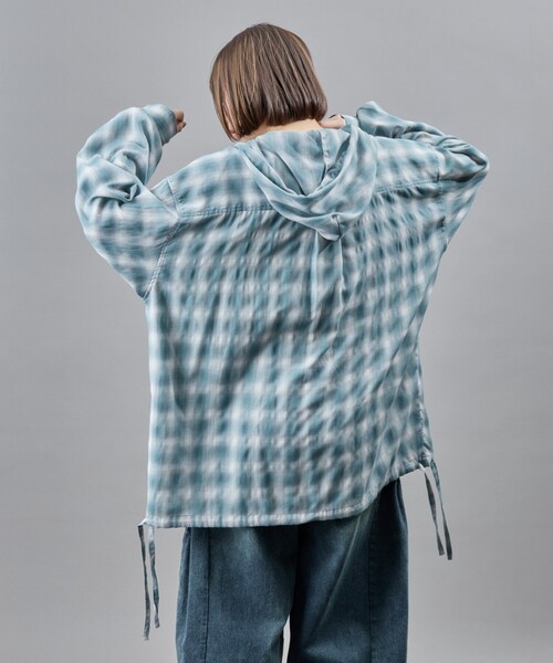 PUBLUX（パブリュクス）の「PUBLUX/パブリュクス オンブレチェックフーディーシャツ(限定展開)（シャツ/ブラウス・メンズ・グリーン/グレー/ブラック・LARGE/MEDIUM/SMALL）」の14枚目の写真