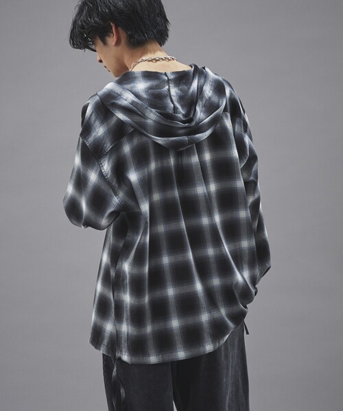 PUBLUX（パブリュクス）の「PUBLUX/パブリュクス オンブレチェックフーディーシャツ(限定展開)（シャツ/ブラウス・メンズ・グリーン/グレー/ブラック・LARGE/MEDIUM/SMALL）」の19枚目の写真