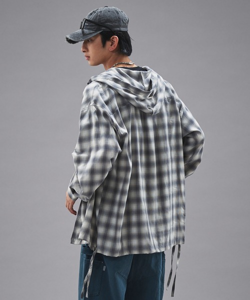 PUBLUX（パブリュクス）の「PUBLUX/パブリュクス オンブレチェックフーディーシャツ(限定展開)（シャツ/ブラウス・メンズ・グリーン/グレー/ブラック・LARGE/MEDIUM/SMALL）」の2枚目の写真