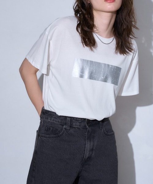 TRIANGLE PALETTE(トライアングルパレット)の「箔プリント半袖Tシャツ(Tシャツ/カットソー・レディース・ホワイト×シルバー/ブラック×シルバー/ホワイト×ゴールド・FREE)」の9枚目の写真
