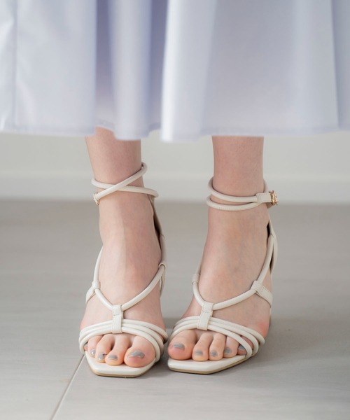 NOELA（ノエラ）の「ナローストラップサンダル（サンダル・レディース・シルバー/オフホワイト/ブラック・S/M/L）」の11枚目の写真