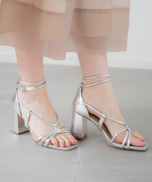 NOELA（ノエラ）の「ナローストラップサンダル（サンダル・レディース・シルバー/オフホワイト/ブラック・S/M/L）」の17枚目の写真