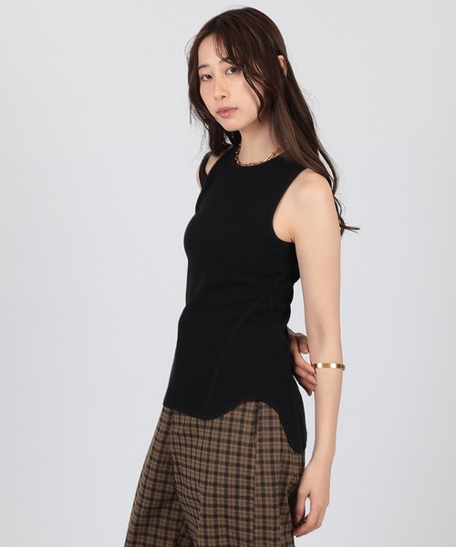 SUWDEE（スーディー）の「asymmetry sleeveless rib tops（タンクトップ・レディース・ダークグレー/ホワイト/ブラック・FREE）」の3枚目の写真