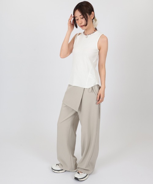 SUWDEE（スーディー）の「asymmetry sleeveless rib tops（タンクトップ・レディース・ダークグレー/ホワイト/ブラック・FREE）」の4枚目の写真