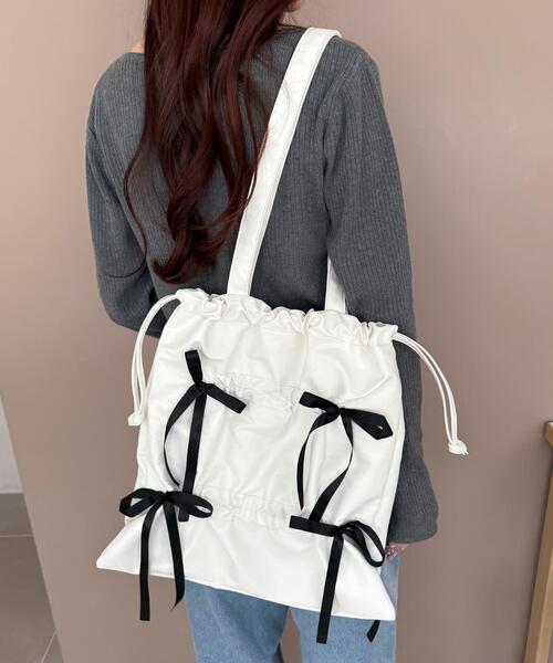 WEGO（ウィゴー）の「WEGO/ドロストリボンギャザートート（トートバッグ・レディース・スカイブルー/ブラック/ホワイト/レッド/ブラック系その他・FREE）」の2枚目の写真