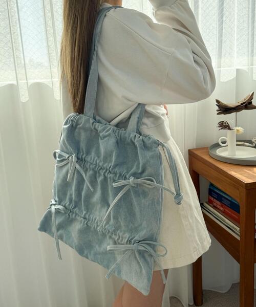 WEGO（ウィゴー）の「WEGO/ドロストリボンギャザートート（トートバッグ・レディース・スカイブルー/ブラック/ホワイト/レッド/ブラック系その他・FREE）」の6枚目の写真