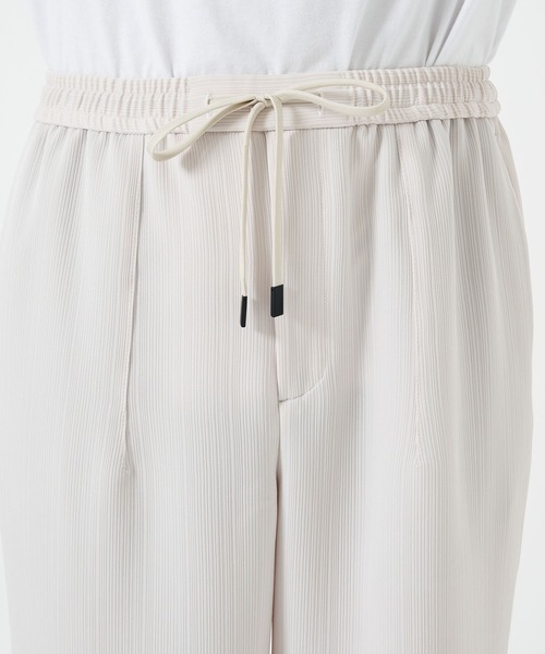 STUDIOUS(ステュディオス)の「PLEATS DOUGI PANTS(スラックス・メンズ・ライトベージュ/ブラック・1/2)」の8枚目の写真