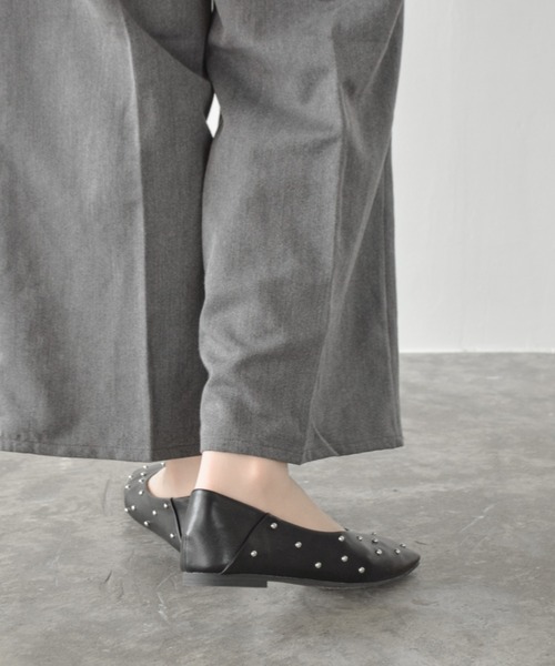 tukn.（トゥクン）の「<2025SS>【tukn.】スタッズパンプス（パンプス・レディース・ブラック/ホワイト・24/22.5/23/23.5/24.5/25）」の6枚目の写真