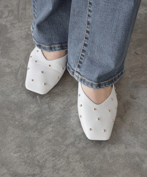 tukn.（トゥクン）の「<2025SS>【tukn.】スタッズパンプス（パンプス・レディース・ブラック/ホワイト・24/22.5/23/23.5/24.5/25）」の11枚目の写真