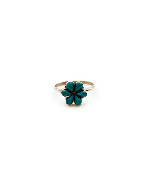 Indian Jewelry（インディアンジュエリー）の「THEATER シアター フラワーモチーフターコイズシルバーリング  Made in USA（リング・レディース・シルバー・#10/#13/#14）」の2枚目の写真
